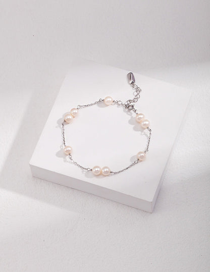 Dainty Freshwater Pearl Bracelet