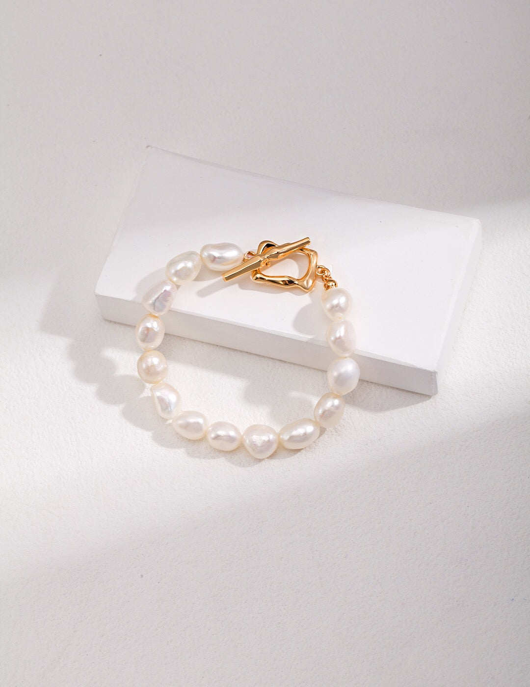 Handmade 18ct Gold-Plated 925 Sterling Silver Chunky Baroque Pearl Bracelet