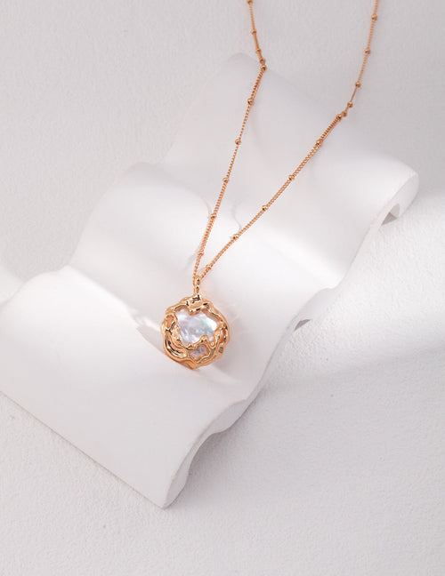 Dainty Large Round Pearl Pendant Necklace