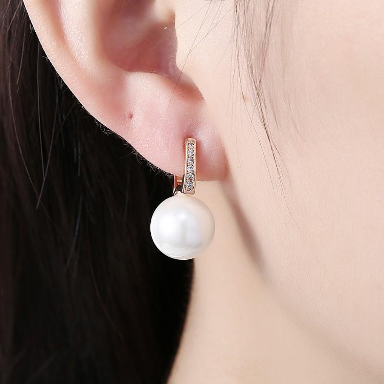 Micro-Pav'e  Crystal Curved Pearl Huggie Earrings Set in 18K Gold