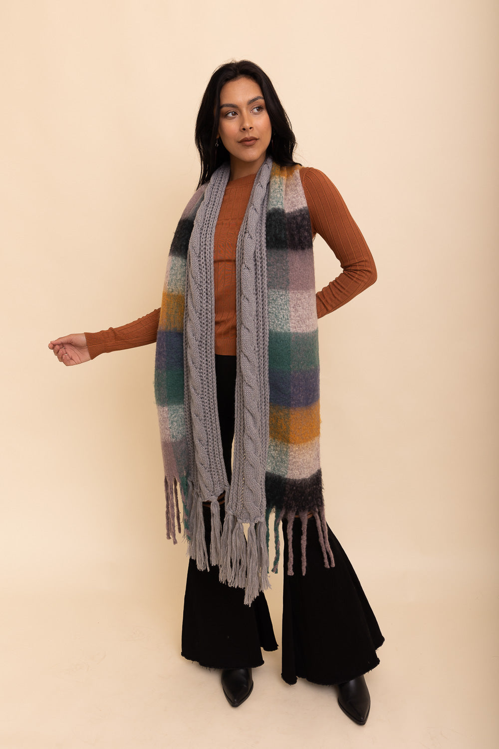 Knit Blend Tassel Trim Scarf