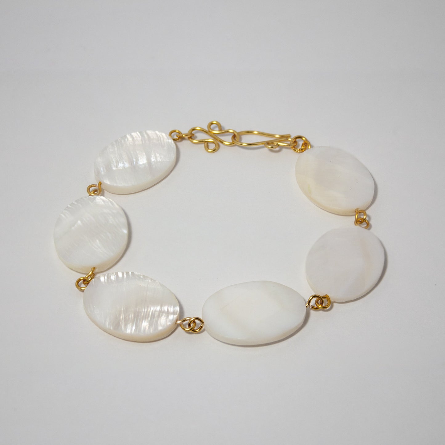 Mother of Pearl Oval Chain Bracelet