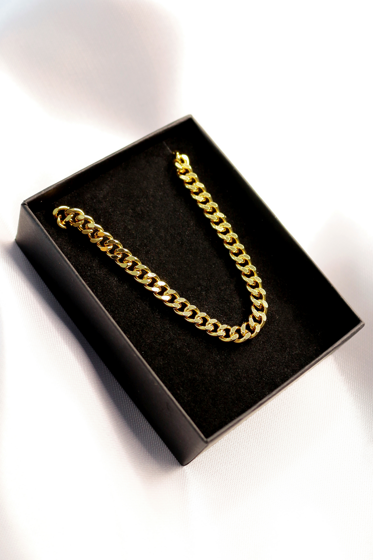 24 Karats Flat Cuban Chain Choker