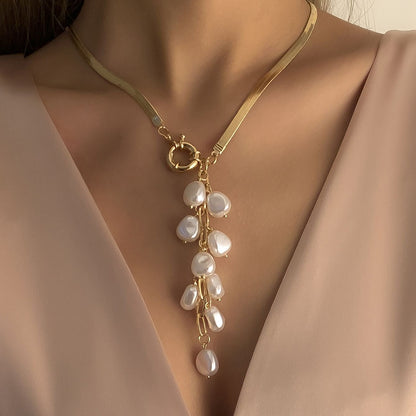 Faux Pearl Pendant Necklace