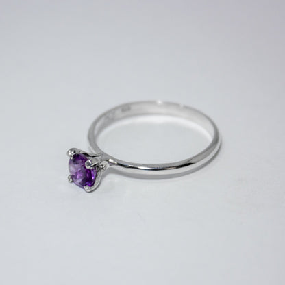 Minimalist Sterling Silver w/ Amethyst Centre Stone Ring